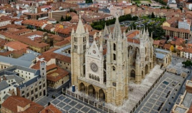 Contactos con chicas León